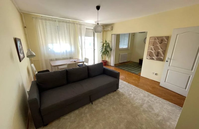 Alquiler de un espacioso apartamento de 2 habitaciones, 67 m², Nuevo Belgrado, Belgrado, Serbia